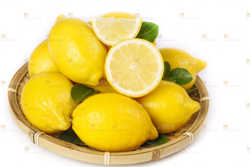 篮子里装着黄柠檬
