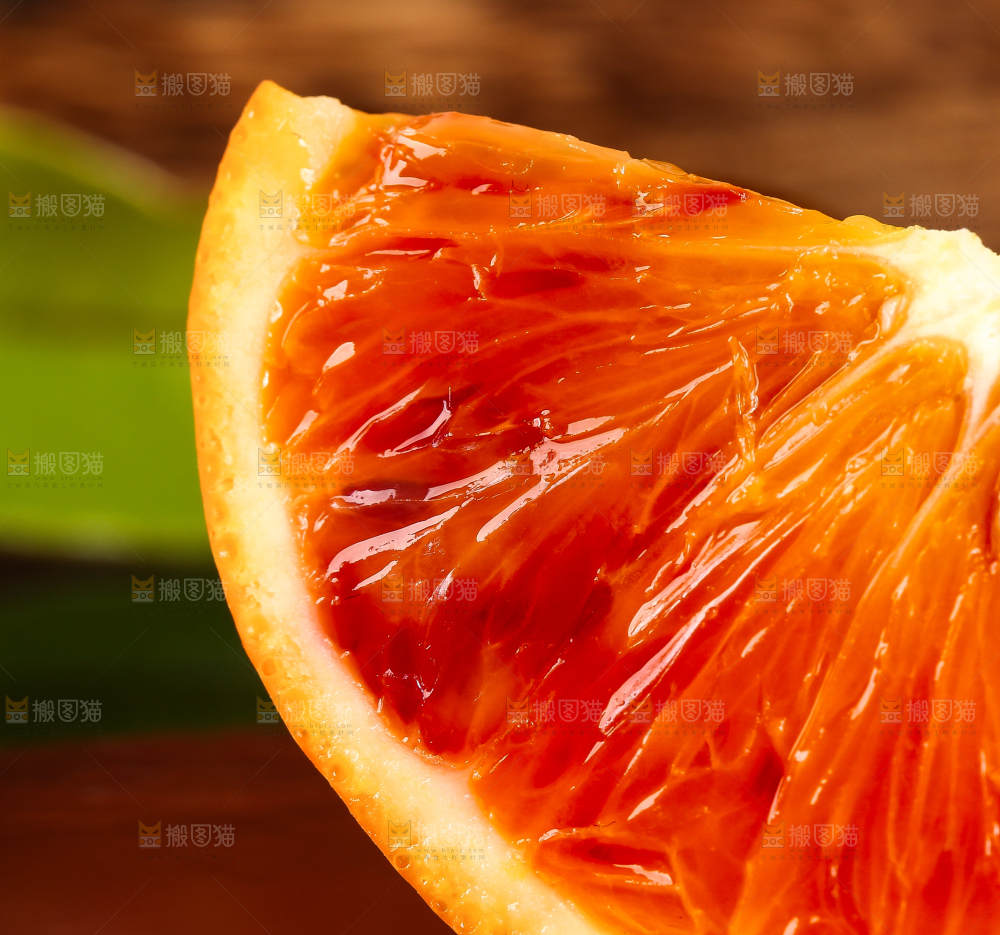 深底上放着玫瑰香橙