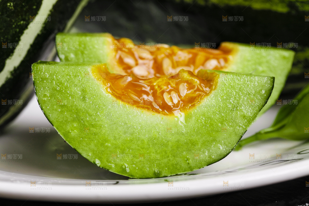 盘子里装着博洋香瓜