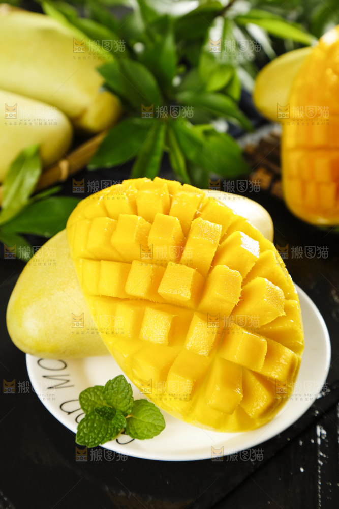 盘子里装着水仙芒