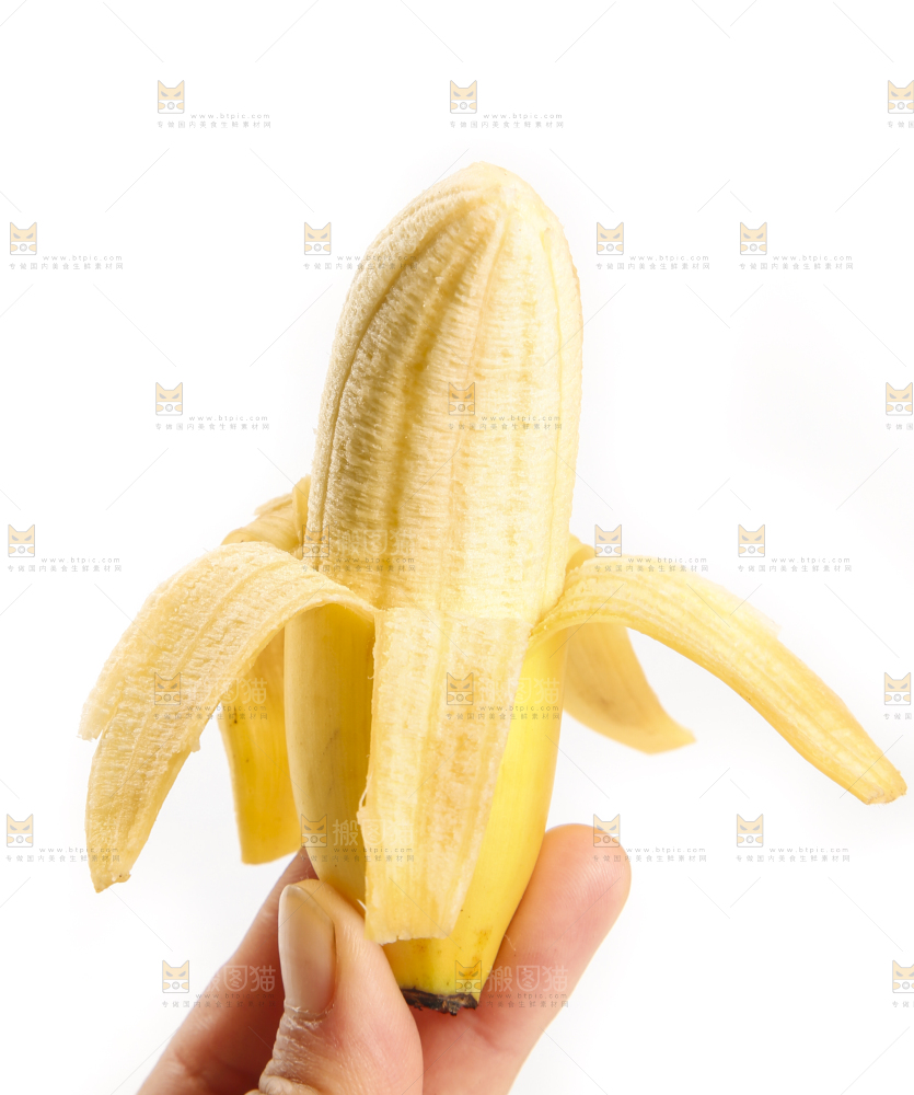 手里拿着一根剥皮了的小香蕉