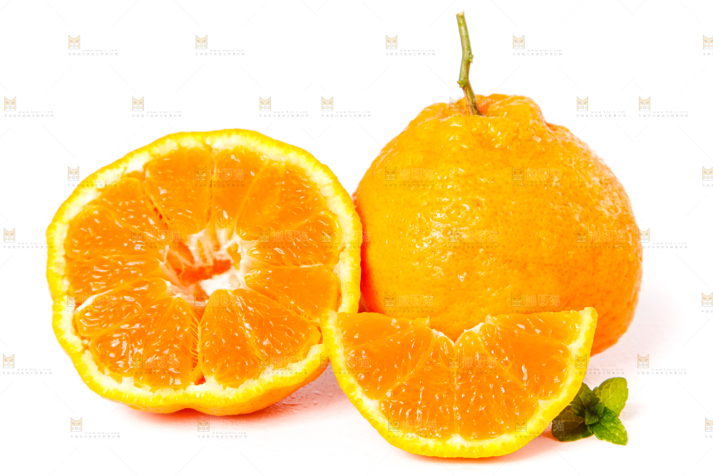 白底上摆放着丑柑