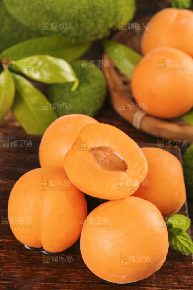 深底上摆放着烟台杏子