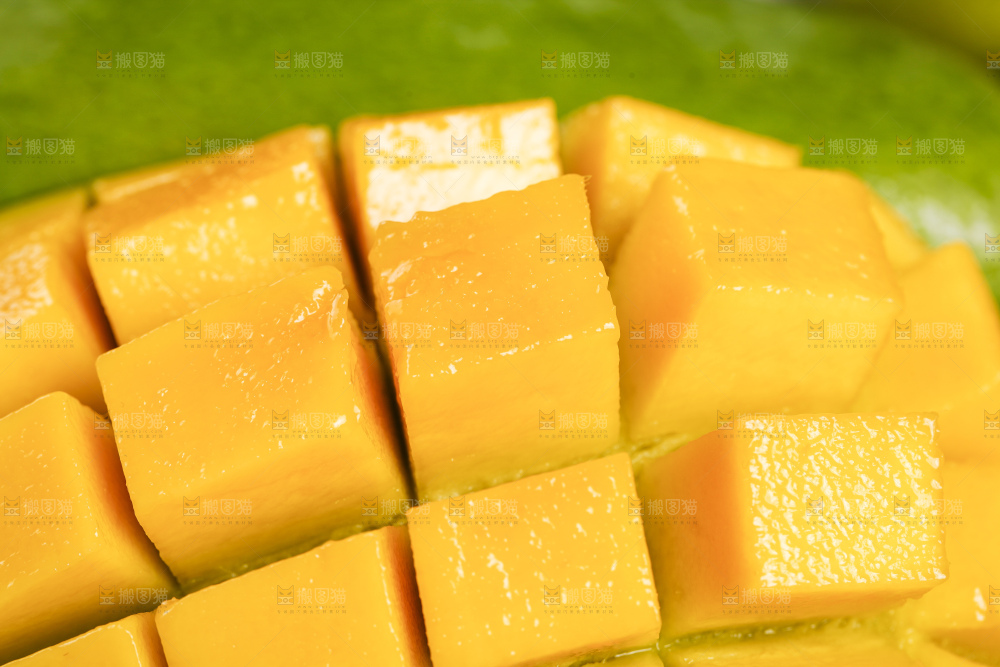 盘子里放着厦门金煌芒
