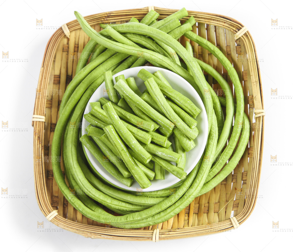篮子里装着豇豆
