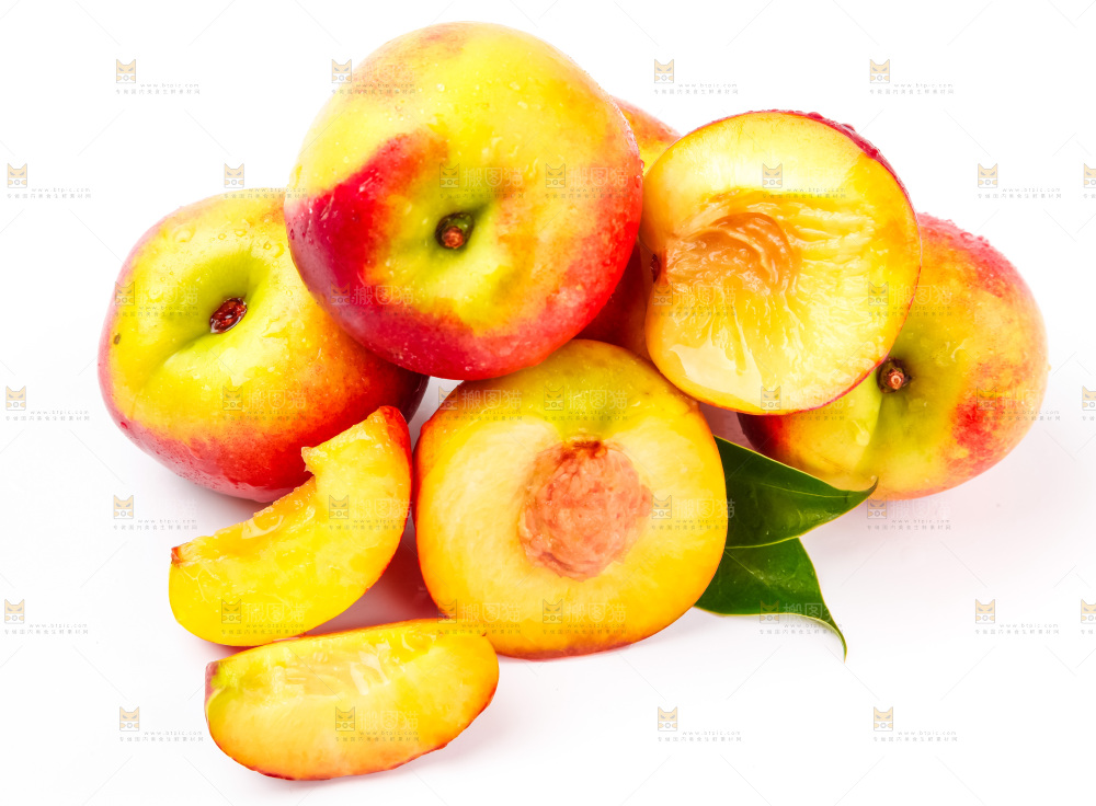 白底上放着山东黄肉油桃