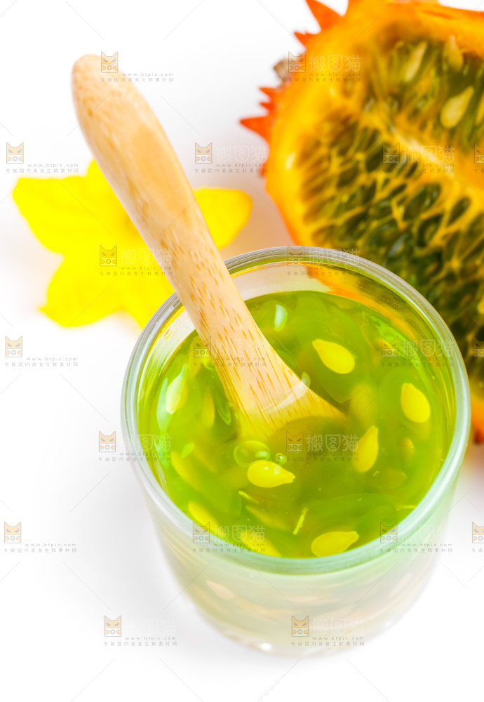 杯子里装着火参果果汁