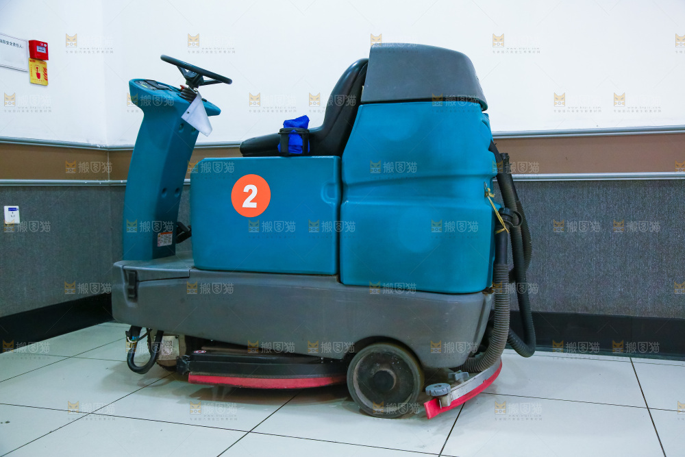 商场里的清洁车