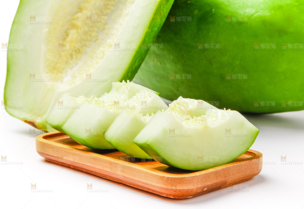 木盘里装着木瓜