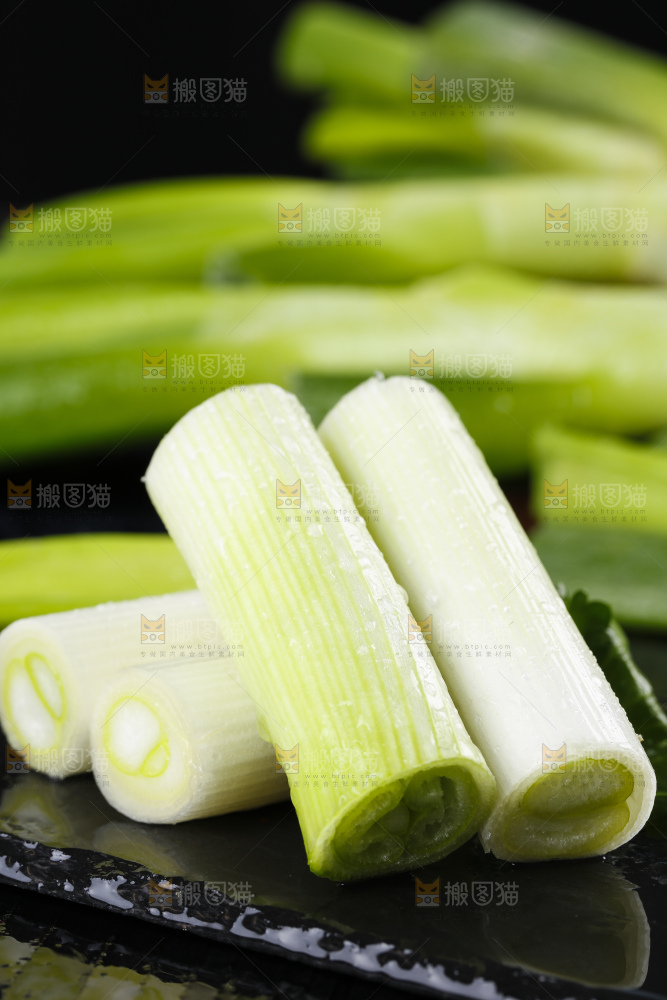 石板上的山东大葱