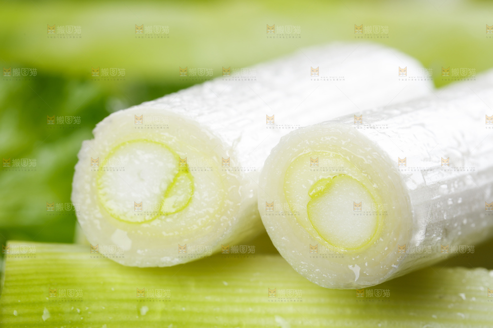 石板上的山东大葱