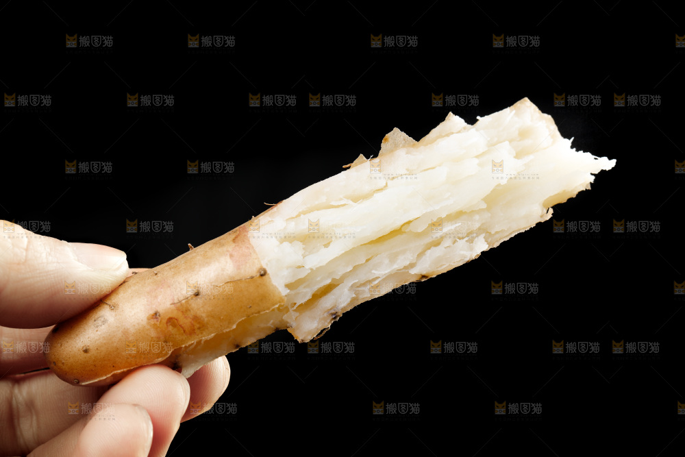 深底上摆放着铁棍山药