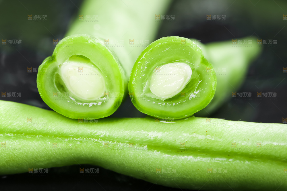 深底上切开的广西新鲜四季豆
