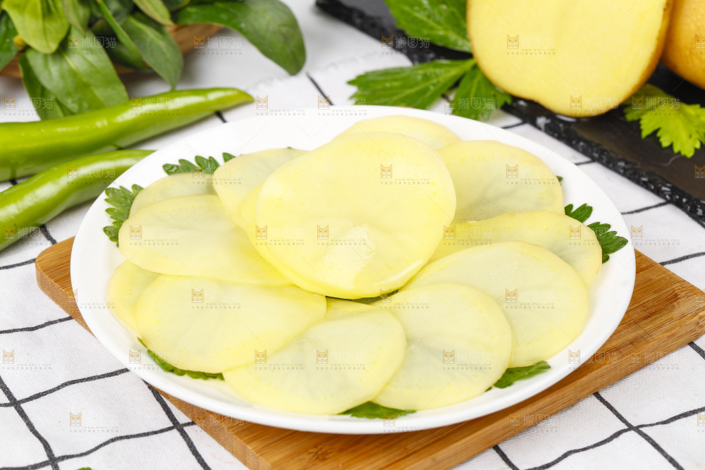 格子底上的土豆