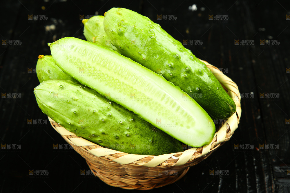 篮子里的土黄瓜