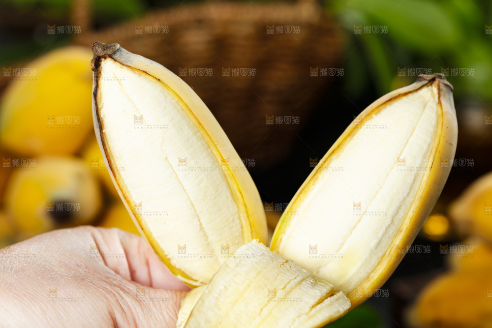 撕开皮的广西苹果蕉