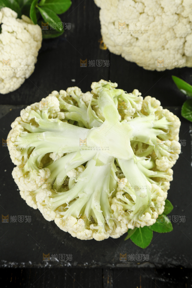黑底上放着高山散花菜