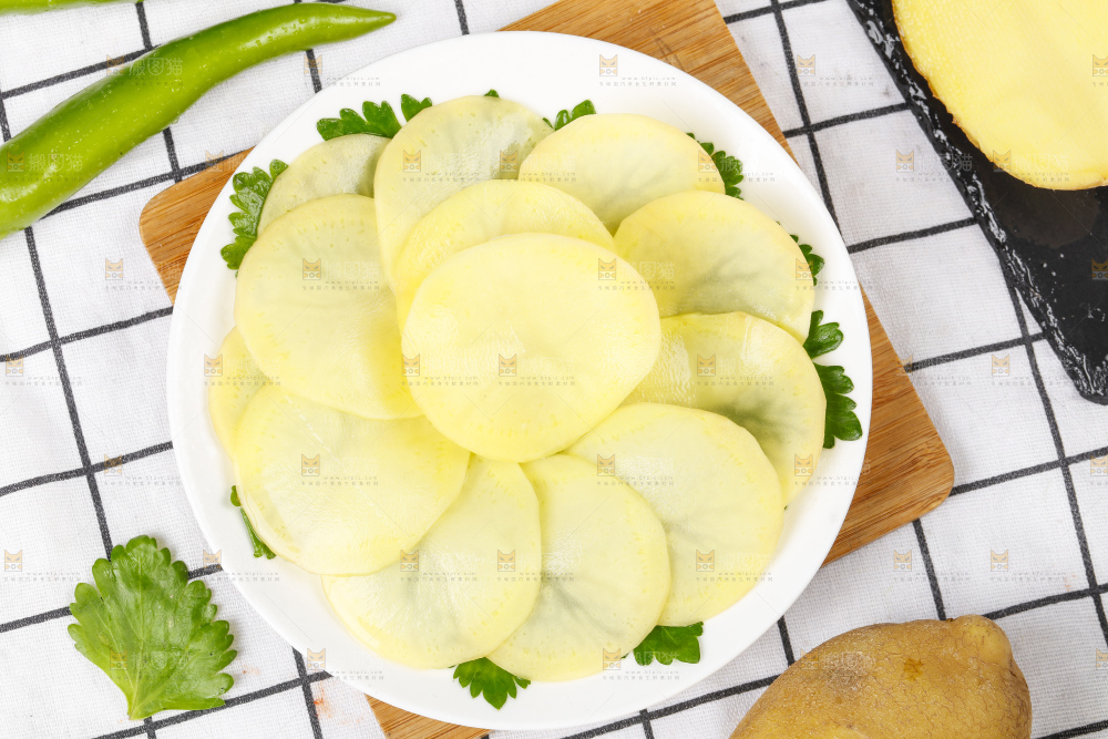 格子底上的土豆