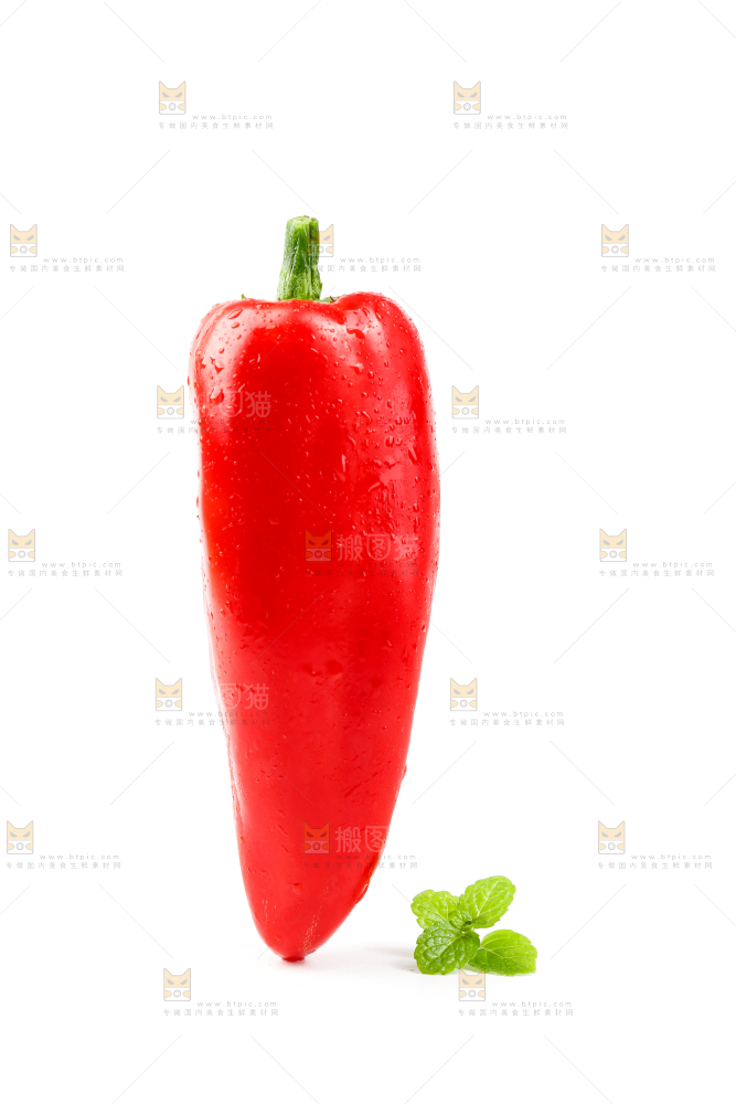 白底上的红菜椒