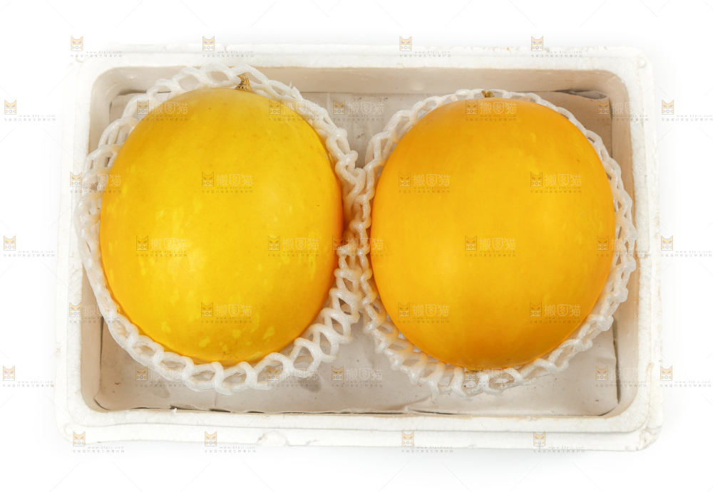 白底上放着一盒新鲜黄河蜜瓜