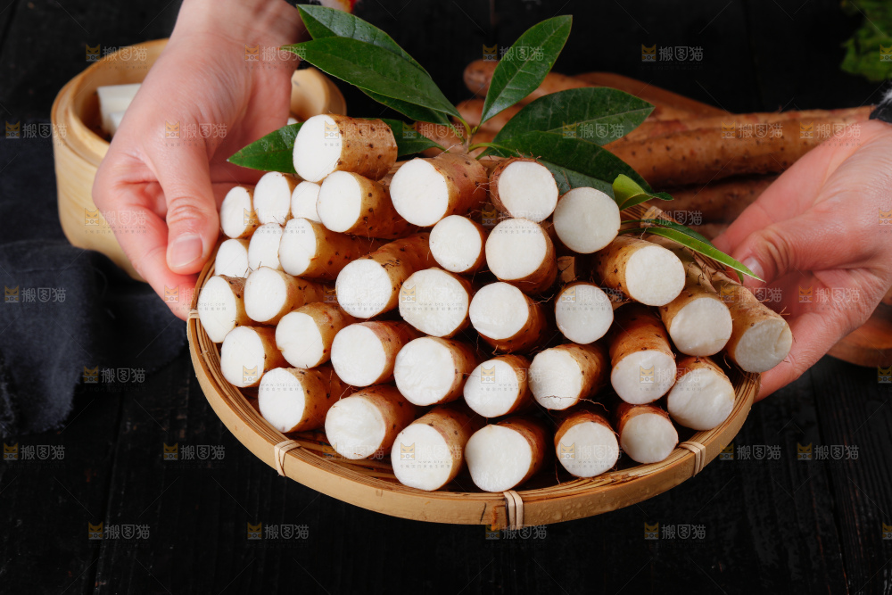篮子里装着山药