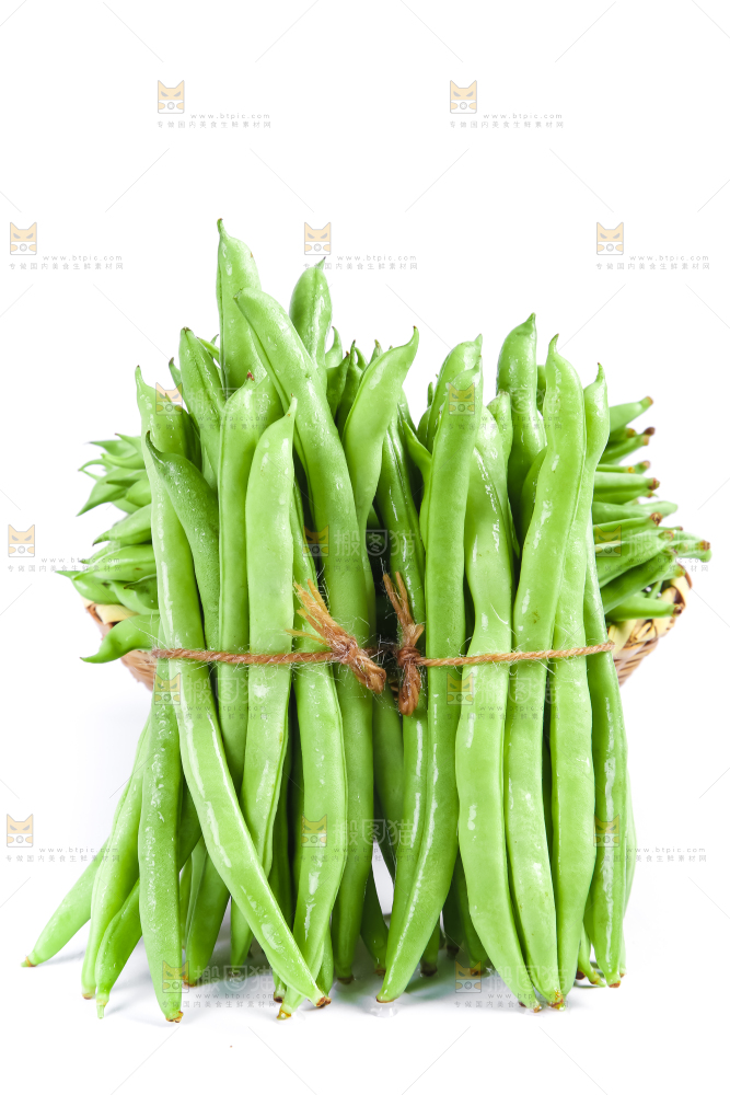 白底上的新鲜四季豆