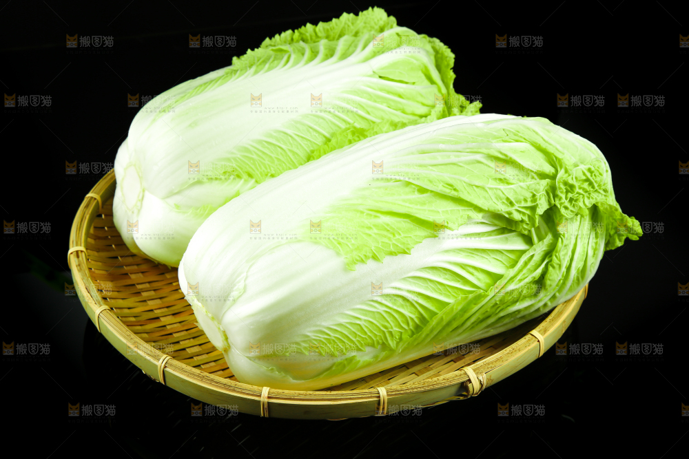 黑底上的黄心大白菜