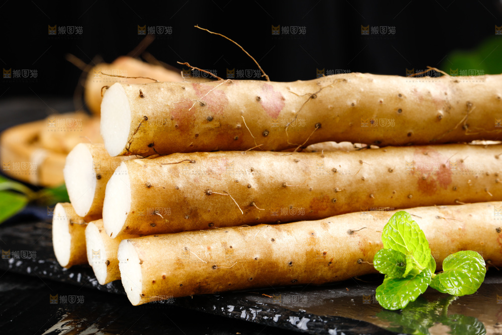 深底上摆放着铁棍山药