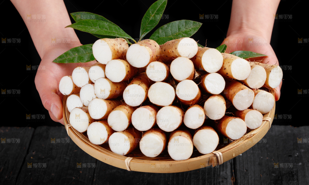 篮子里装着山药