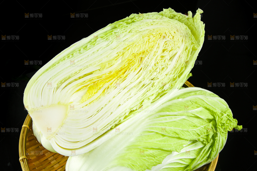 黑底上的黄心大白菜