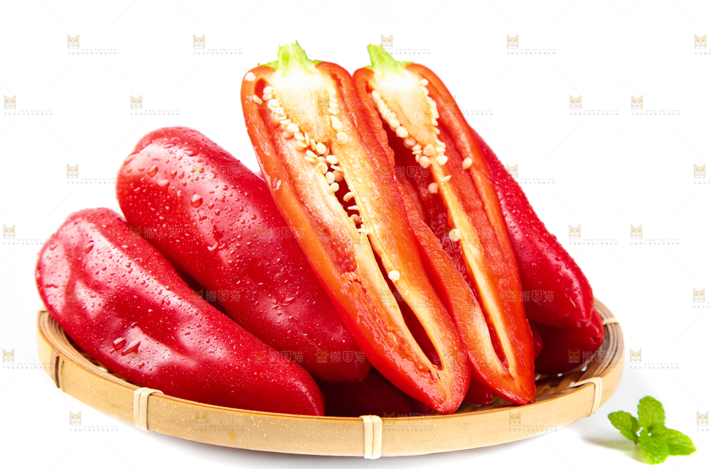 篮子里装着红菜椒