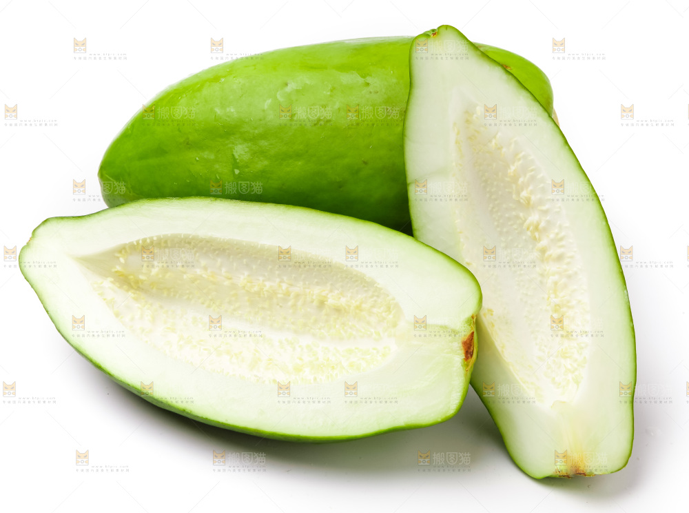 浅底上放着番木瓜