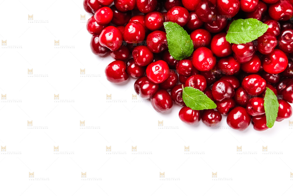白底上堆放着樱桃