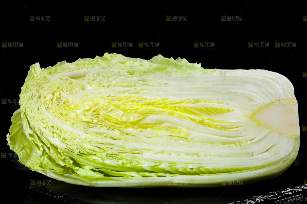 黑底上放着大白菜
