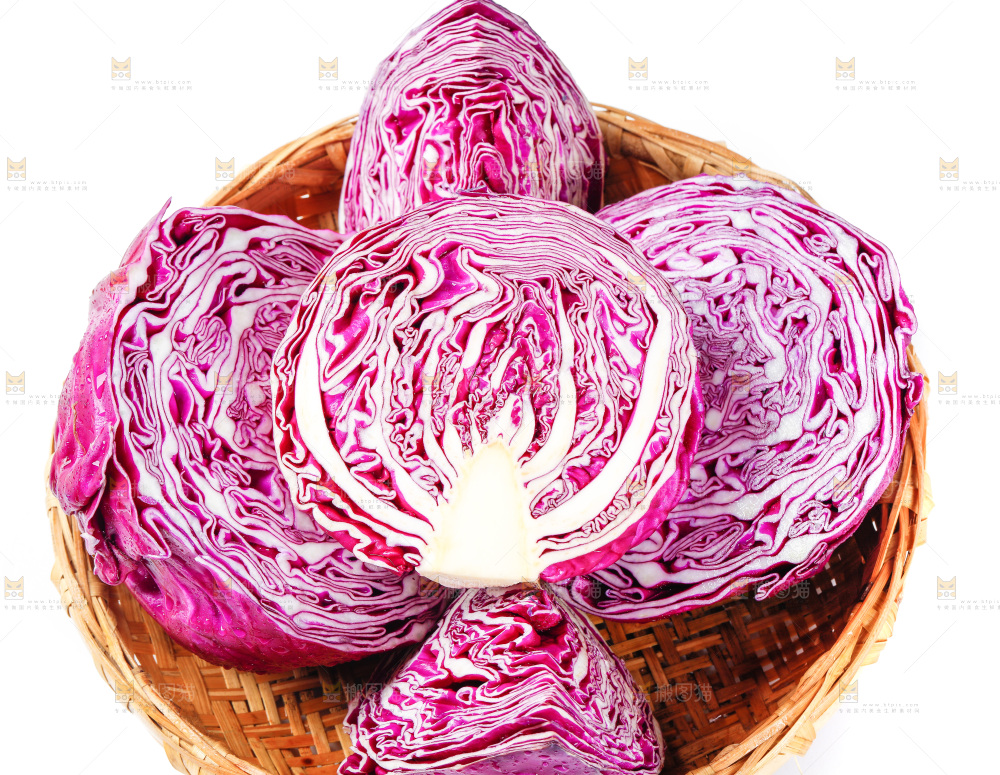 篮子里放着紫椰菜