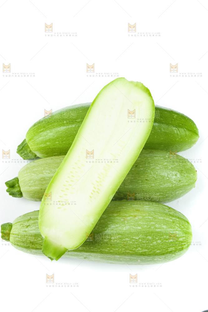 白底上摆放着茭瓜
