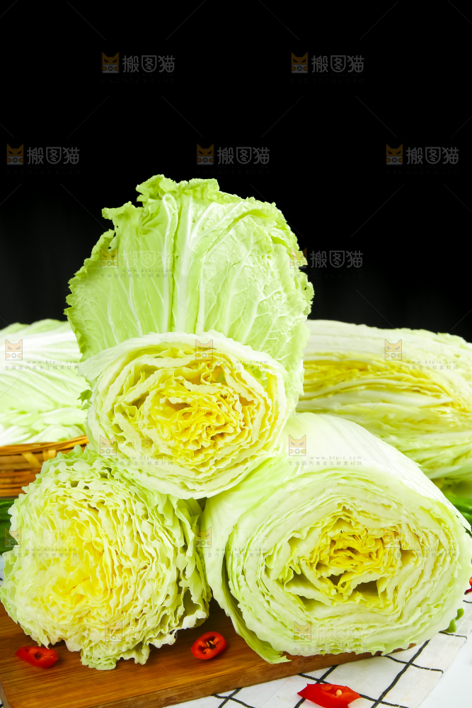 格子底上放着大白菜