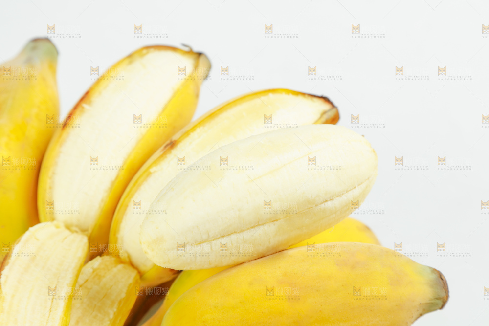 白底上的苹果蕉