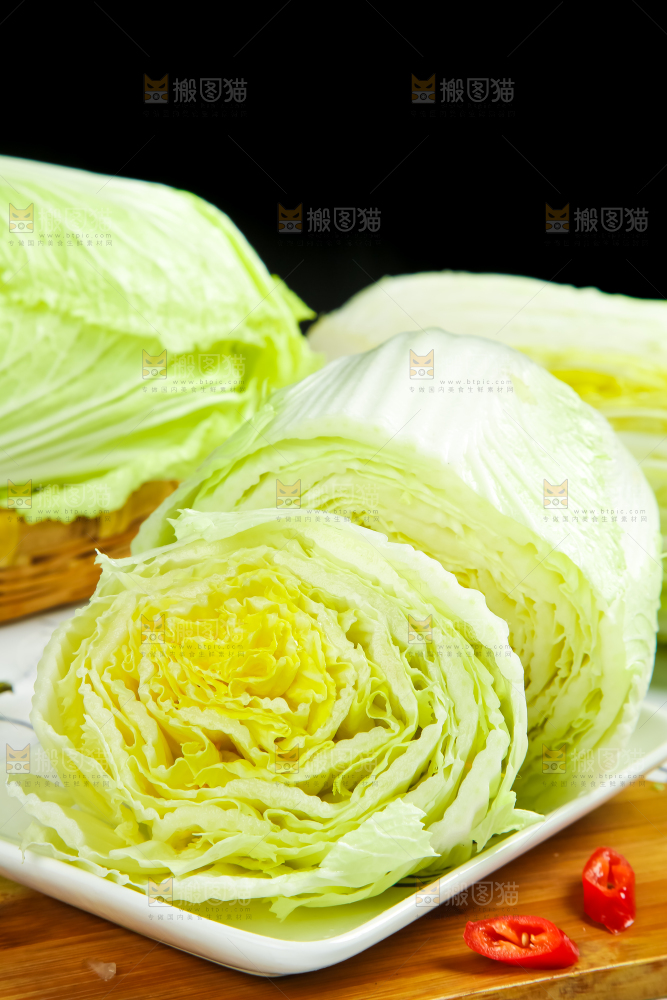 木底上放着大白菜