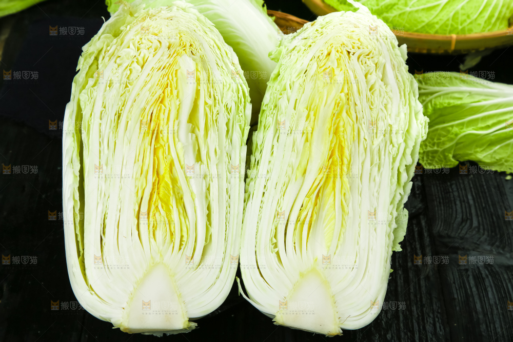 黑底上放着大白菜