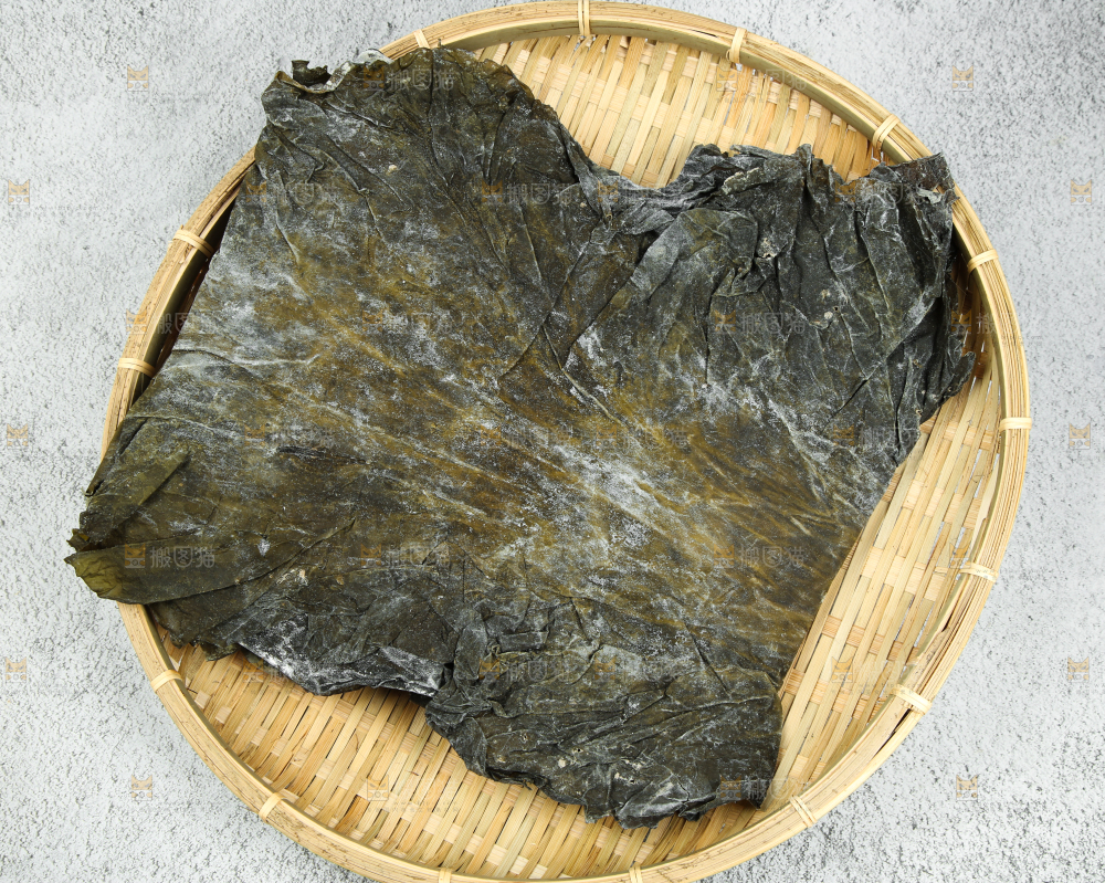 篮子里放着干海带