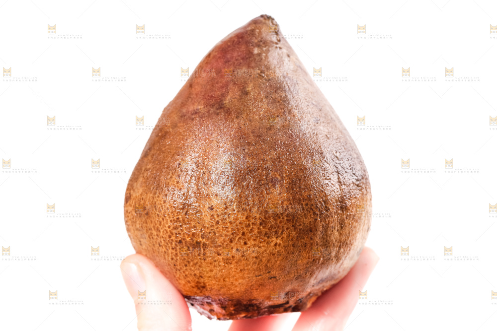 手里拿着甜菜头