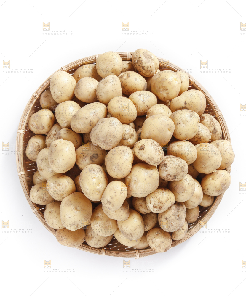 竹篮里放着小土豆