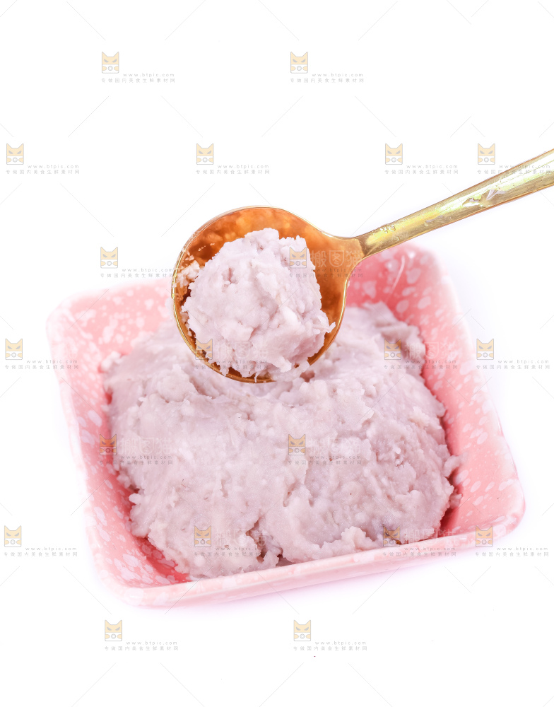碟子里装着大芋头泥