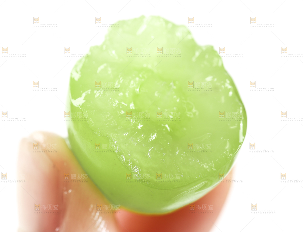 手里拿着阳光玫瑰