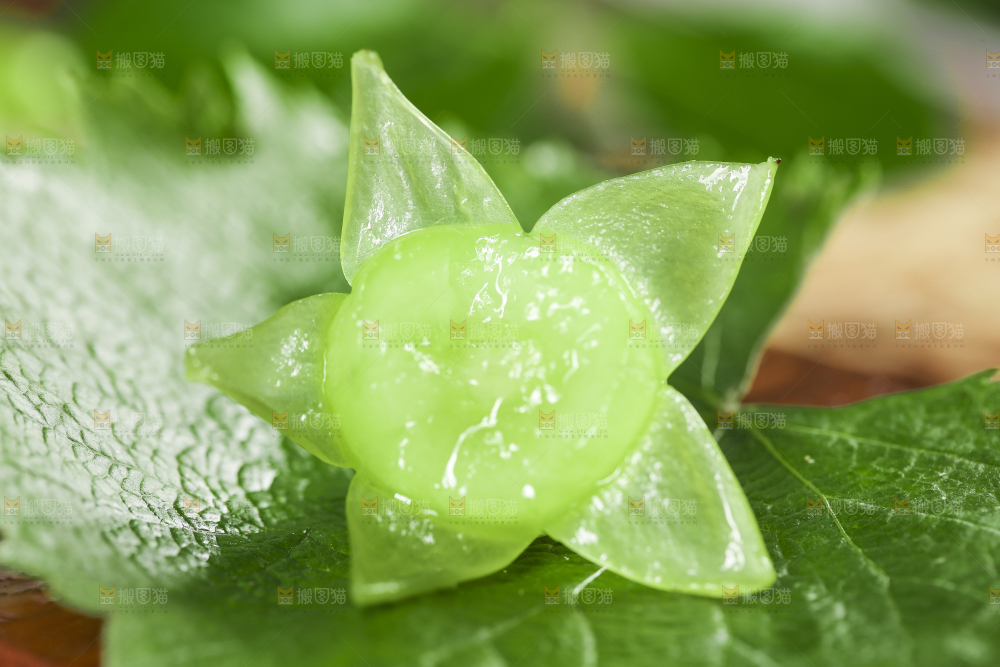 剥皮的无籽青提