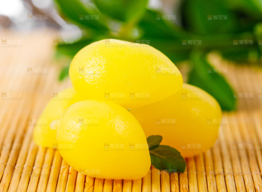 木底上的潮汕黄橄榄