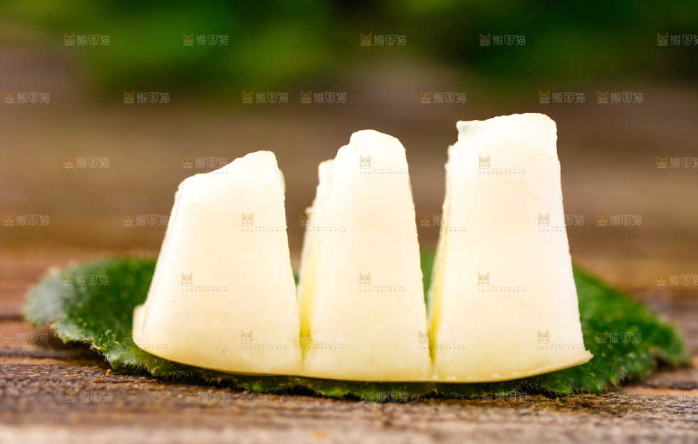 木底上放着陕西阎良甜瓜