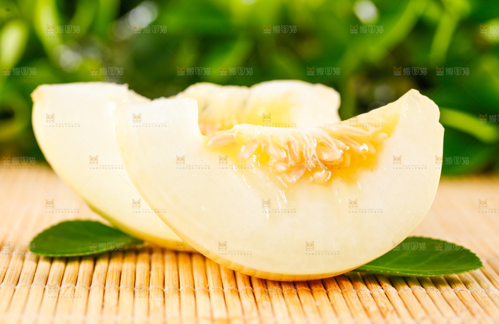 木底上放着陕西阎良甜瓜