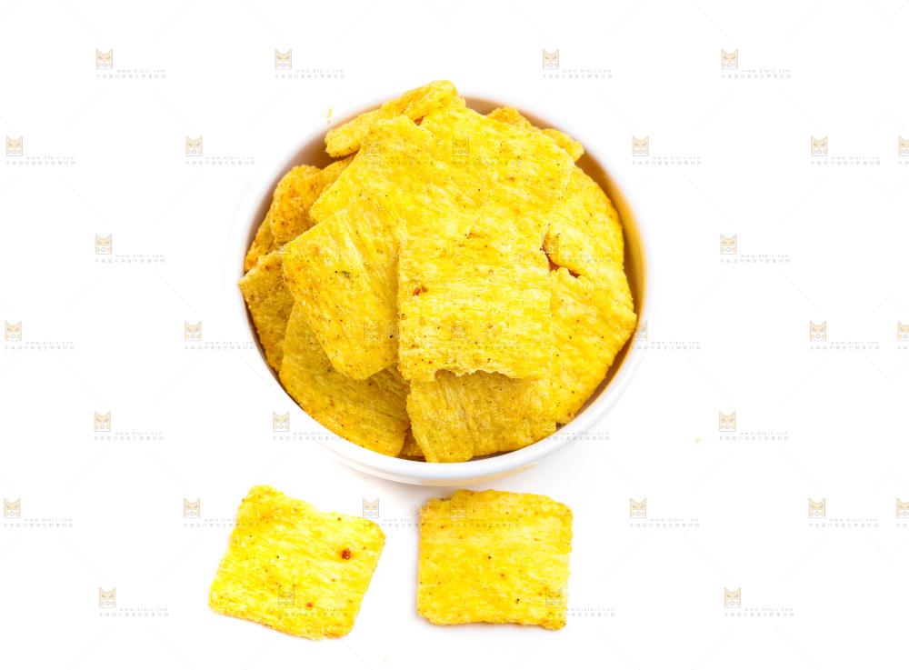 白底上放着麻辣锅巴